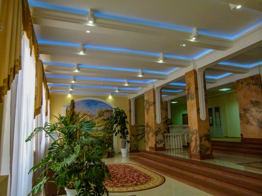 Холл в санатории Кавказ в городе Кисловодске - фотография