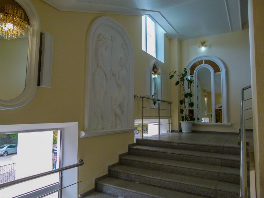 Лестница в санатории Кавказ в городе Кисловодске - фотография