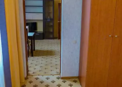 Двухкомнатный двухместный номер с балконом в санатории Кавказ в городе Кисловодске - фотография