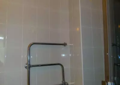 Двухкомнатный двухместный номер с балконом в санатории Кавказ в городе Кисловодске - фотография