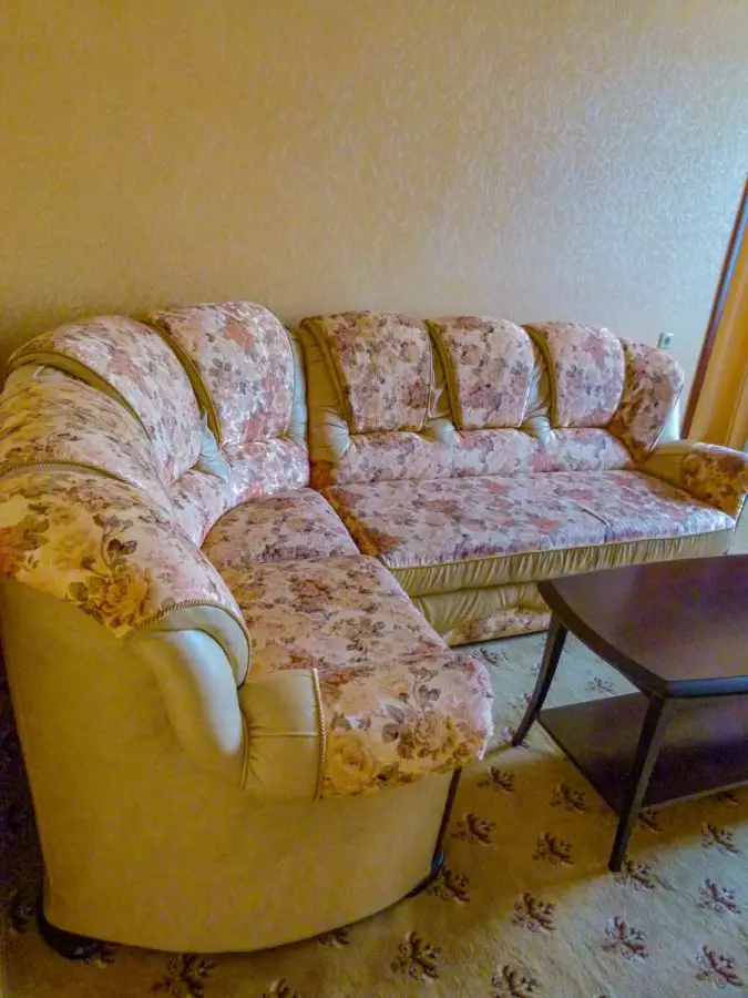 Двухкомнатный двухместный номер с балконом в санатории Кавказ в городе Кисловодске - фотография